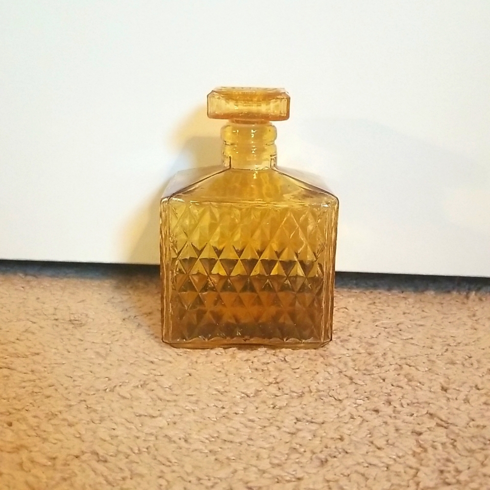 Amber Glass Decanter 3.5"x3.5", 16 oz